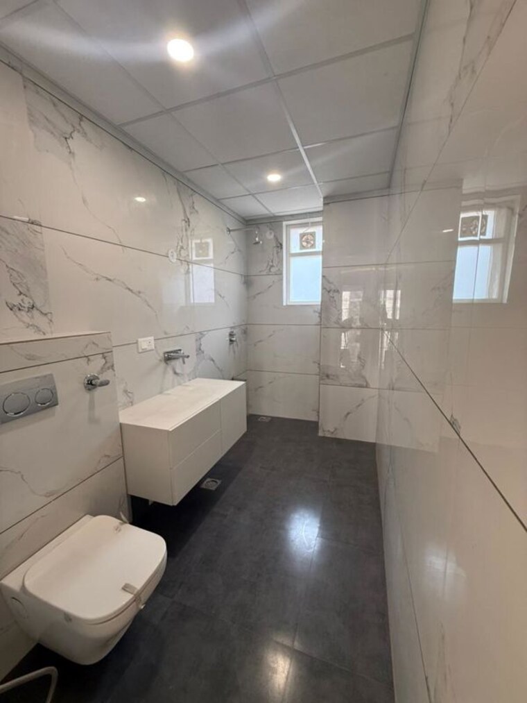 Kitchen, alaknanda-maxxus-eden-estate 3 Bedroom 245 Sq.Yd. Apartment In Ghazipur Zirakpur 10067722