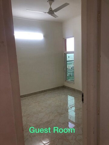 Room in 1 BHK Apartment at Gaurs Siddhartham, Siddharth Vihar – for Rent
