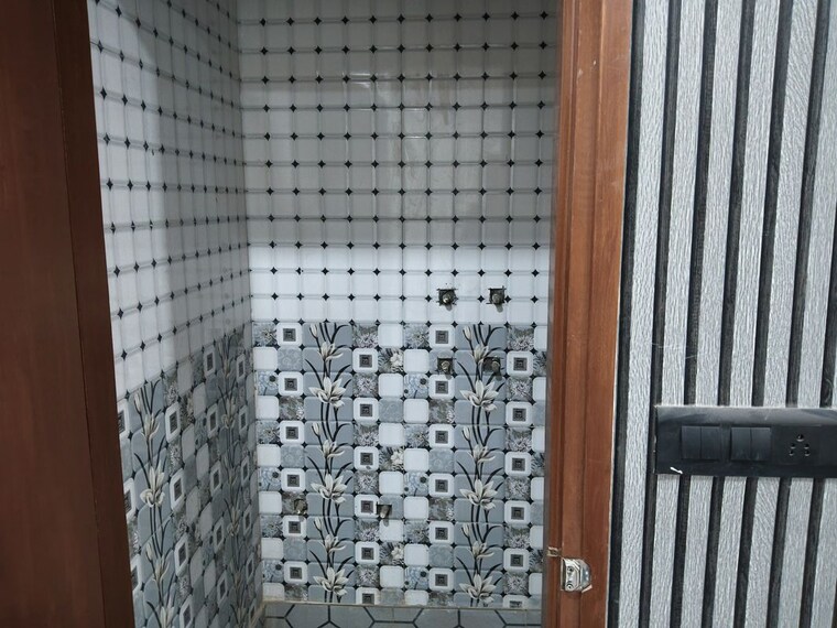 Bathroom, govindpuri 2 Bedroom 600 Sq.Ft. Builder Floor In Govindpuri Delhi 10067741