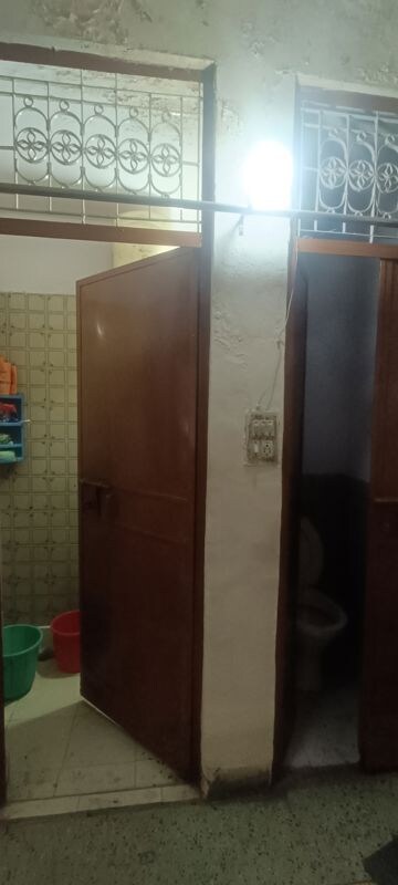 Furnished Amenities in 1 BHK Builder Floor at Rohini Sector 8 – for Rent