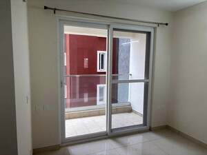 Room in 2 BHK Apartment at Brigade Laguna, Hebbal – for Rent
