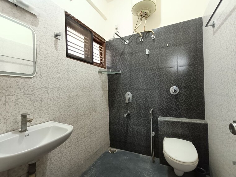 Bathroom, hsr layout 2 Bedroom 1200 Sq.Ft. Builder Floor In Hsr Layout Bangalore 10067810