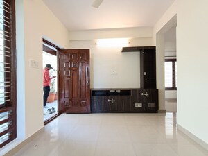 Room in 2 BHK Builder Floor at Hsr Layout – for Rent