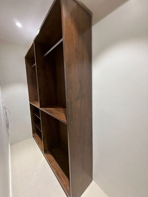 Furnished Amenities in 4 BHK Apartment at Rama Krishna, Khar West – for Rent