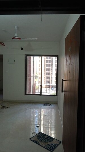 Room in 1 BHK Apartment at Dosti Greater Thane, Kalher – for Sale