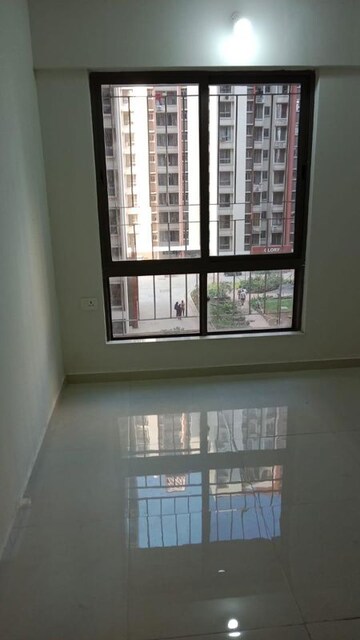 Room in 1 BHK Apartment at Dosti Greater Thane, Kalher – for Sale