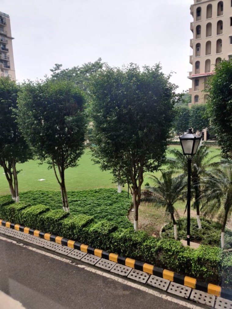 Garden, dlf-oakwood-estate 4 Bedroom 1767 Sq.Ft. Apartment In Dlf Phase ii Gurgaon 10067890