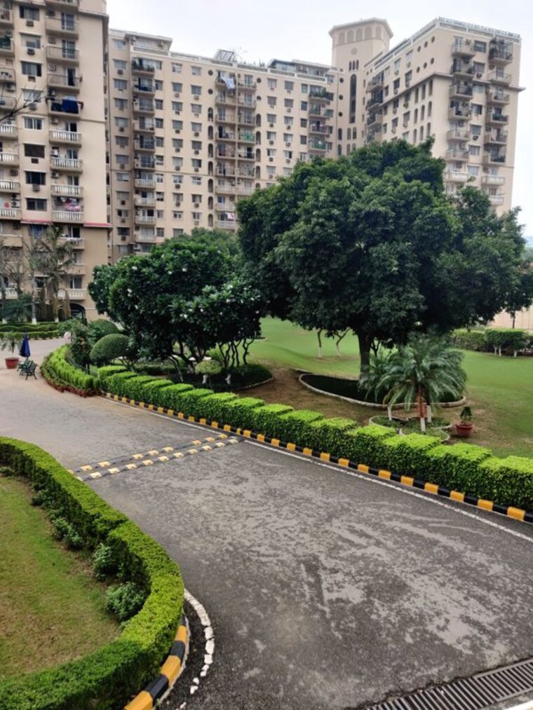 Garden, dlf-oakwood-estate 4 Bedroom 1767 Sq.Ft. Apartment In Dlf Phase ii Gurgaon 10067890