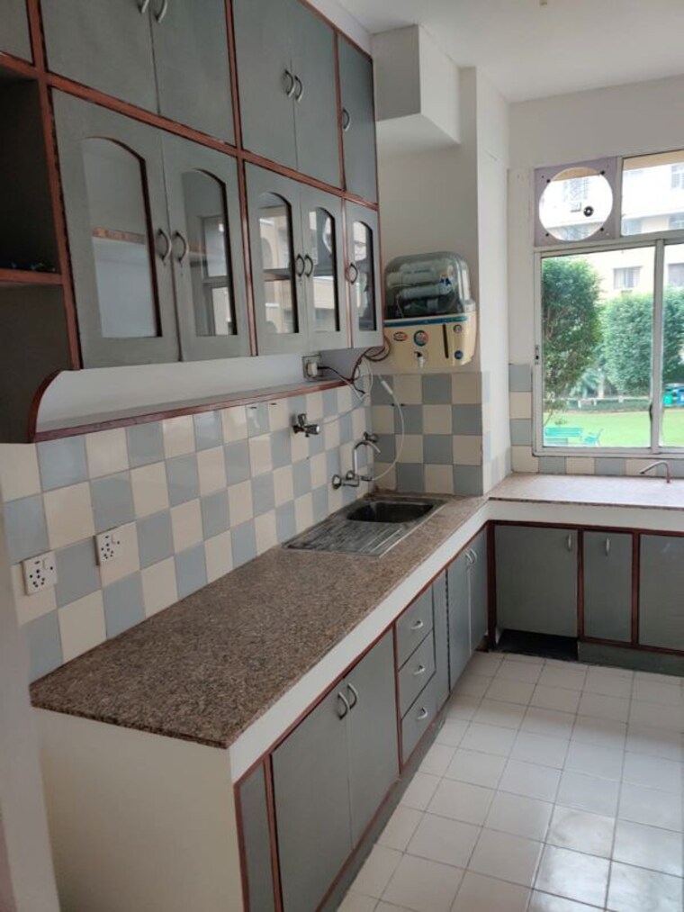 Kitchen, dlf-oakwood-estate 4 Bedroom 1767 Sq.Ft. Apartment In Dlf Phase ii Gurgaon 10067890