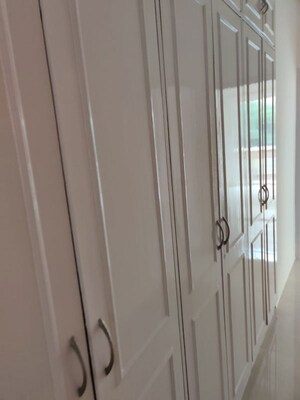 Building Lobby in 4 BHK Apartment at DLF Oakwood Estate, Dlf Phase ii – for Rent