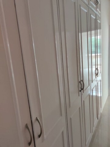 Building Lobby in 4 BHK Apartment at DLF Oakwood Estate, Dlf Phase ii – for Rent