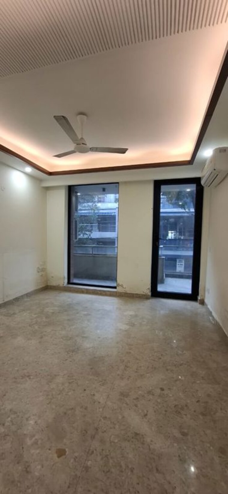Room, defence colony 3 Bedroom 1953 Sq.Ft. Builder Floor In Defence Colony Delhi 10067893