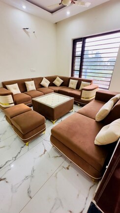 2 BHK Builder Floor For Sale in Sector 115