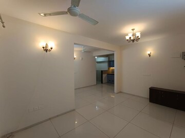 Room in 2 BHK Apartment at Arvind Skylands, Jakkuru – for Rent