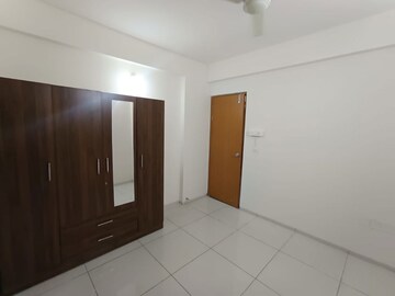 Room in 2 BHK Apartment at Arvind Skylands, Jakkuru – for Rent