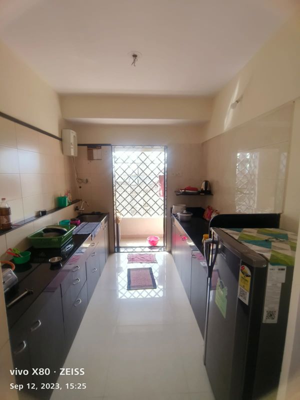 2 BHK + Store Room Apartment For Rent in Swapnalok Apartments Malad East