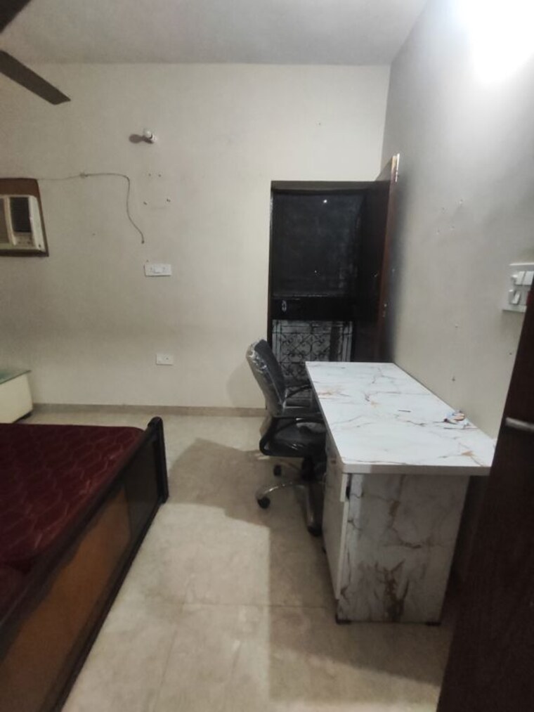 Master Bedroom, rwa-apartments-sector-19 1.5 Bedroom 750 Sq.Ft. Builder Floor In Sector 19 Noida 10067994