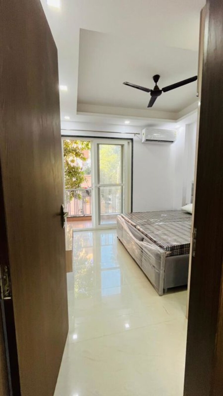 Bathroom, dlf-city-gurgaon 2 Bedroom 1000 Sq.Ft. Builder Floor In Sector 27 Gurgaon 10068004