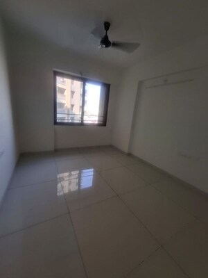 Room in 3 BHK Apartment at Naranpura – for Rent