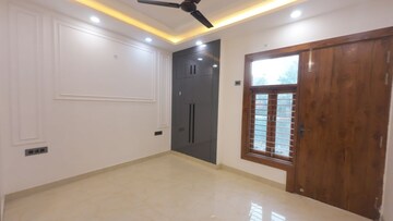 Room in 3 BHK Builder Floor at Puri Kohinoor, Sector 89 – for Sale