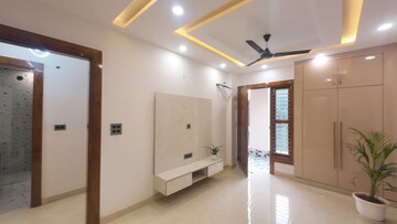 Room in 3 BHK Builder Floor at Puri Kohinoor, Sector 89 – for Sale