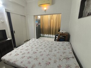 Bedroom in 2 BHK Apartment at Bandra West – for Rent