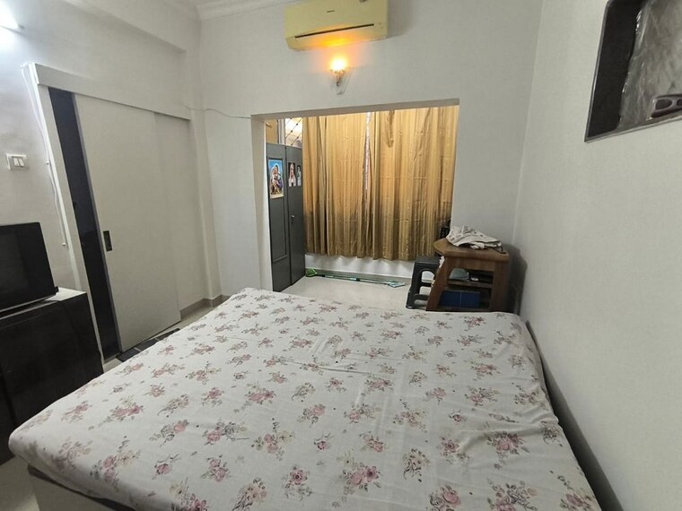 Bedroom, bandra west 2 Bedroom 700 Sq.Ft. Apartment In Bandra West Mumbai 10068000