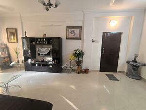 Room in 2 BHK Apartment at Bandra West – for Rent