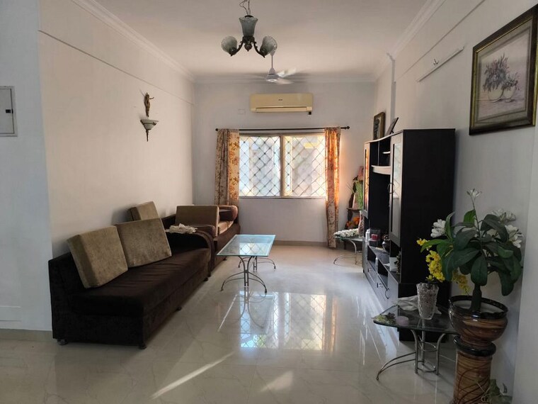 Living Room, bandra west 2 Bedroom 700 Sq.Ft. Apartment In Bandra West Mumbai 10068000
