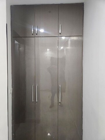 Furnished Amenities in 3 BHK Apartment at M3M Atrium, Sector 57 – for Rent