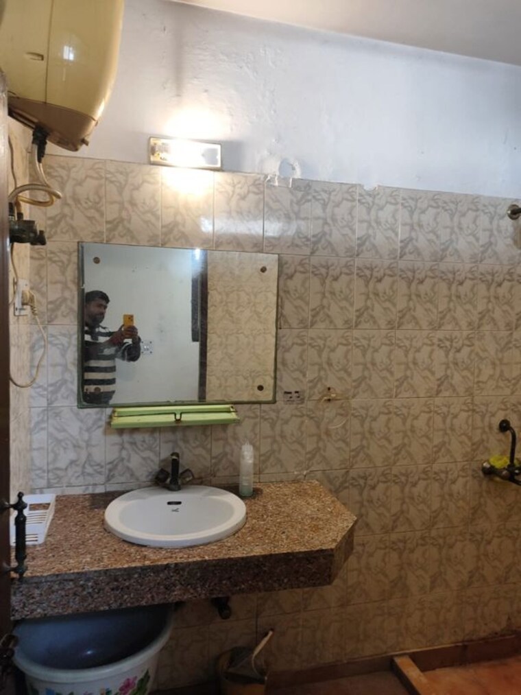 Bathroom, rwa-apartments Studio 410 Sq.Ft. Apartment In Sector 31 Noida 10068046