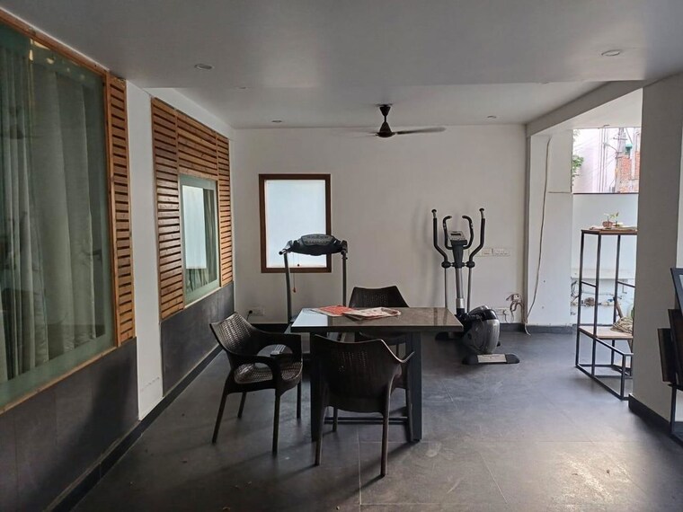 Gym, sector 43 1 Bedroom 3000 Sq.Ft. Builder Floor In Sector 43 Gurgaon 10068051