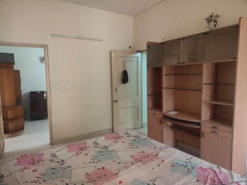 Room in 2.5 BHK Builder Floor at Kalkaji – for Rent