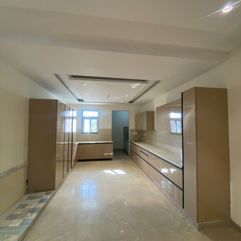 4 BHK + Servant Room Builder Floor For Rent in Sector 21A