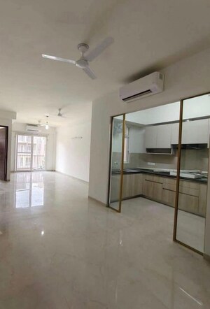 Room in 3 BHK Apartment at Smart World Orchard, Sector 61 – for Rent