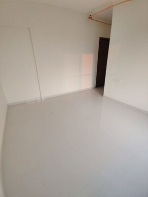 Room in 2 BHK Apartment at Kalpataru Srishti Namaah, Mira Road – for Rent