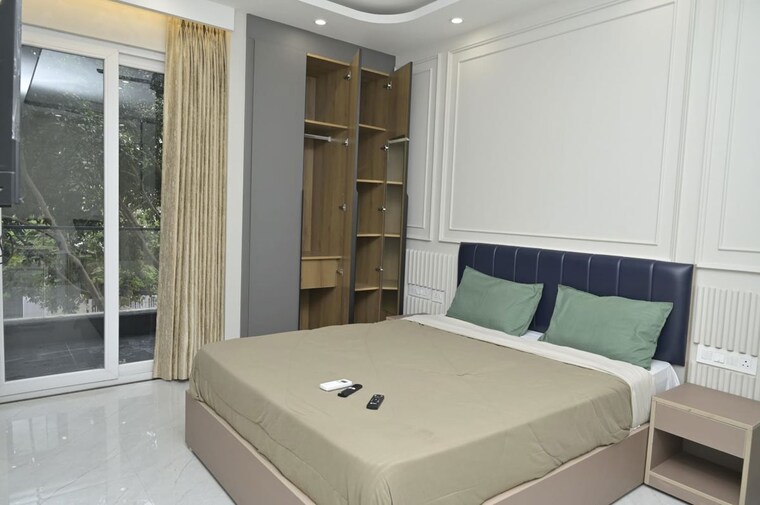 Bedroom, sector 42 1 Bedroom 2000 Sq.Ft. Builder Floor In Sector 42 Gurgaon 10068090