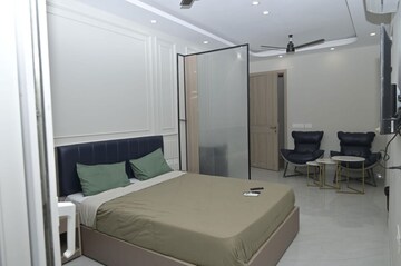 Bedroom in 1 BHK Builder Floor at Sector 42 – for Rent
