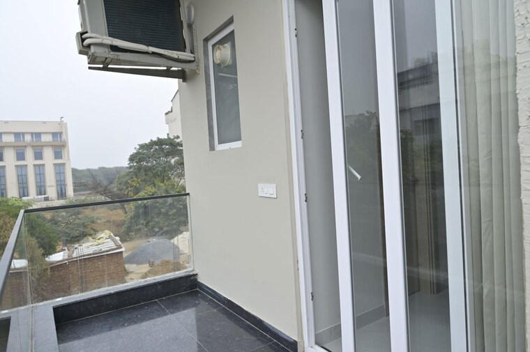 Balcony, sector 42 1 Bedroom 2000 Sq.Ft. Builder Floor In Sector 42 Gurgaon 10068090