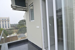 Balcony in 1 BHK Builder Floor at Sector 42 – for Rent