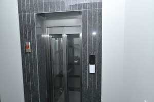 Building Lobby in 1 BHK Builder Floor at Sector 42 – for Rent