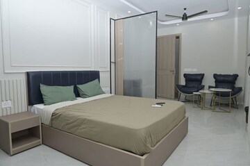 1 BHK Builder Floor For Rent in Sector 42