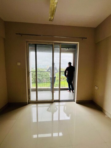 Room in 2 BHK Apartment at Bramhacorp Water Bay, Kalyani Nagar – for Rent