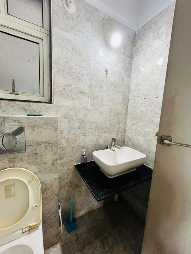 Bathroom, bramhacorp-water-bay 2 Bedroom 923 Sq.Ft. Apartment In Kalyani Nagar Pune 10068099