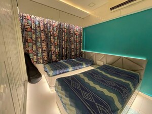 Bedroom in 2 BHK Apartment at Lalani Grandeur, Goregaon East – for Rent