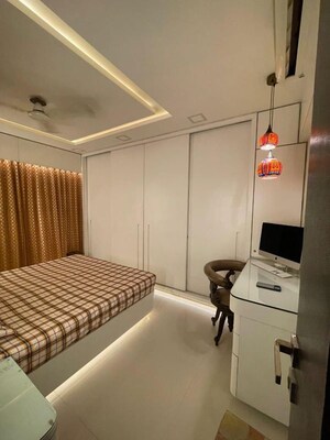 Master Bedroom in 2 BHK Apartment at Lalani Grandeur, Goregaon East – for Rent