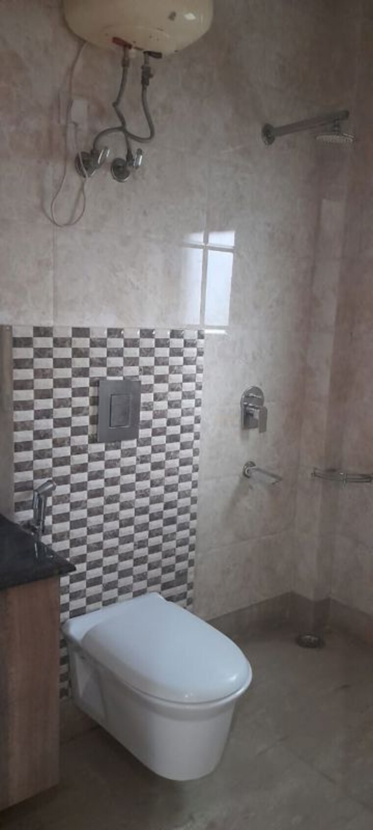 Bathroom, kalkaji 3 Bedroom 1800 Sq.Ft. Builder Floor In Kalkaji Delhi 10040520