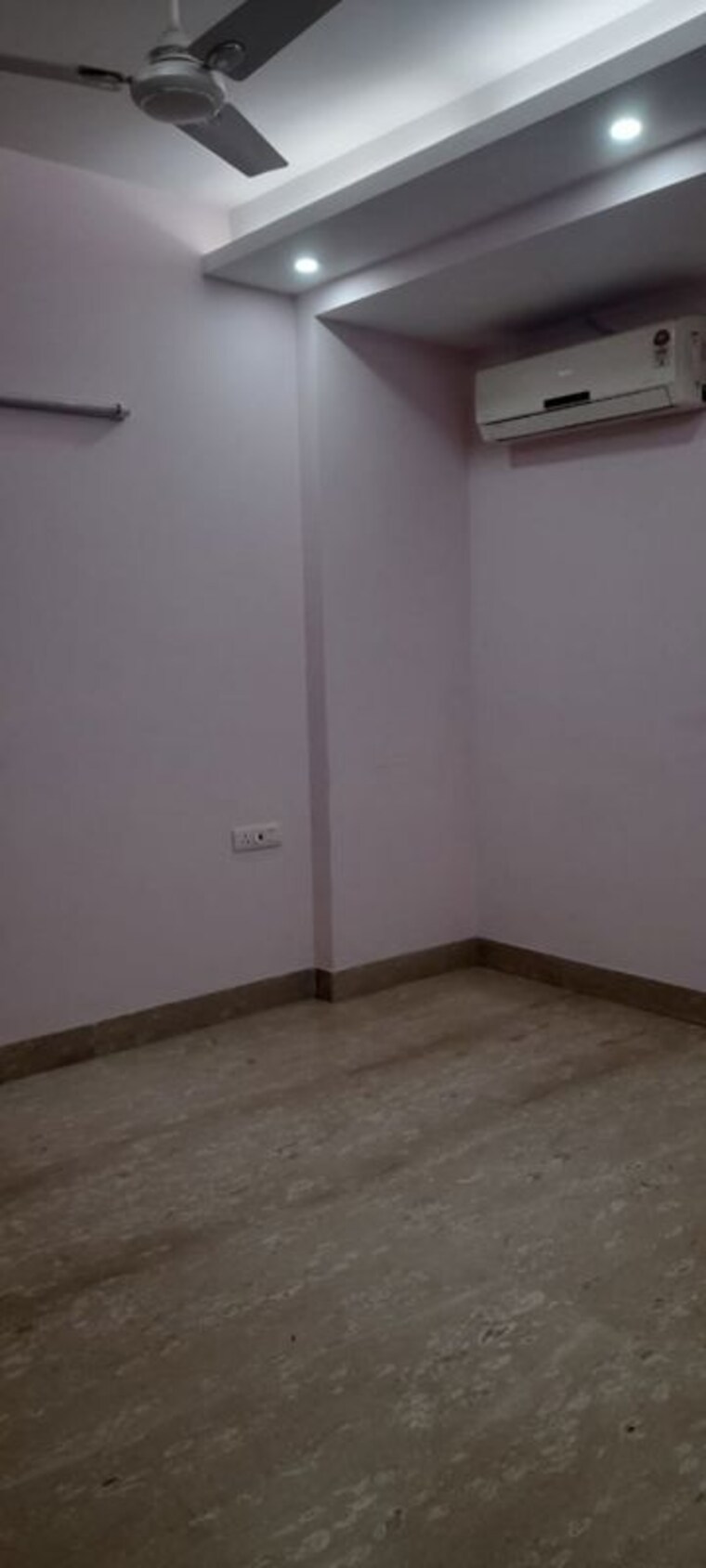 Room, kalkaji 3 Bedroom 1800 Sq.Ft. Builder Floor In Kalkaji Delhi 10040520