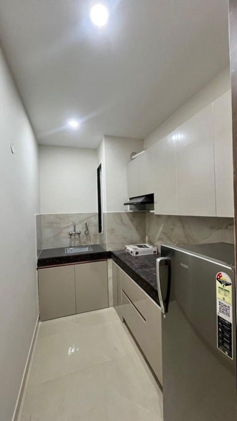 Kitchen, dlf-cyber-city 1 Bedroom 2000 Sq.Ft. Builder Floor In Sector 24 Gurgaon 10068126