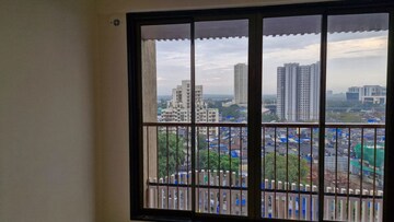 Room in 2.5 BHK Apartment at Chandak 34 Park Estate, Goregaon West – for Rent